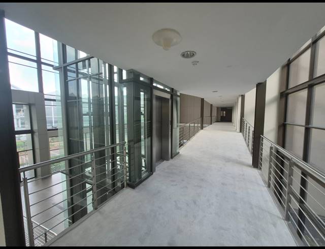 2,470M² OFFICE TO LET IN PARKTOWN